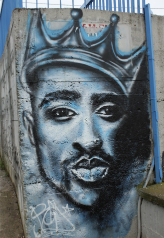 Image of Tupac, rendered in graffiti artwork. Image used under Wikimedia Commons, Creative Commons license.