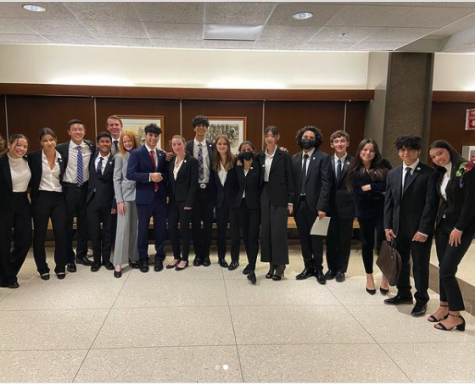 The 2023 Mock Trial Team poses for a group photo.